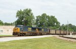 CSX 935 & 878 lead train U371-25 across Raleigh Street